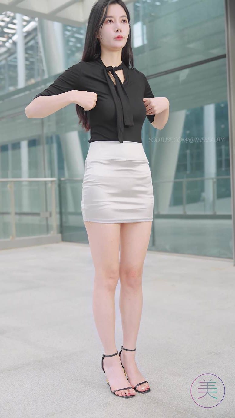 图片[1]-精选NO.0963 2023 广州车展 Racing Model 车模抖音网荭随拍135[20P]-草丛看图