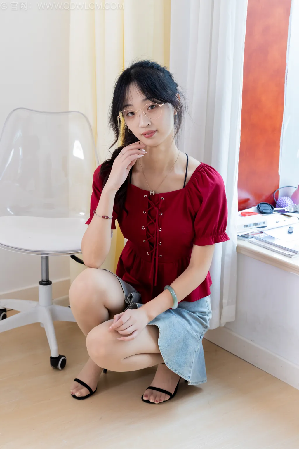 图片[7]-精选勿恋传媒 NO.2530 南南-三双高跟鞋、薄肉丝、裸足[155P]-草丛看图