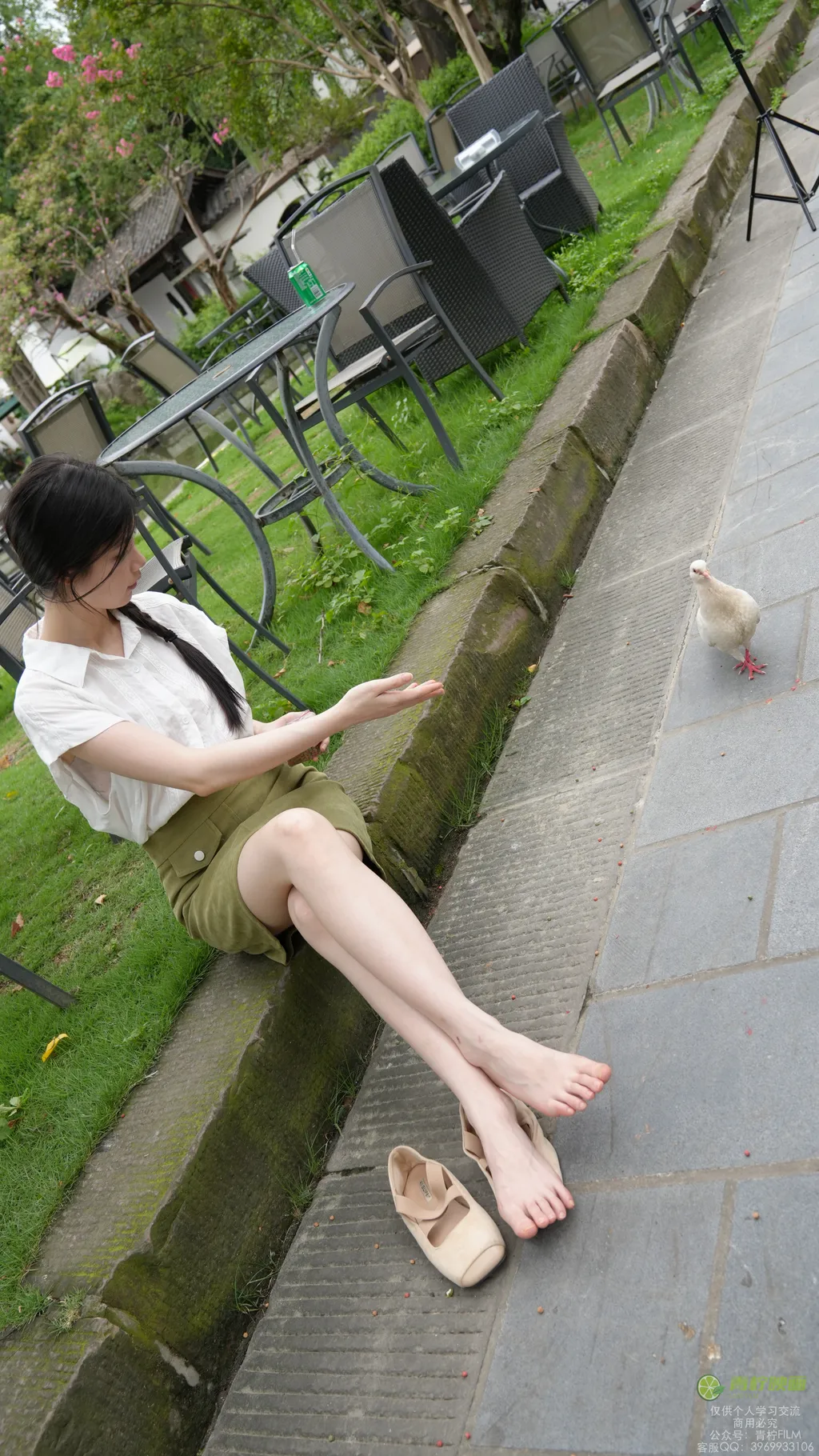 图片[1]-精选青柠映画 NO.076 – 小小 喂鸽子[92P]-草丛看图