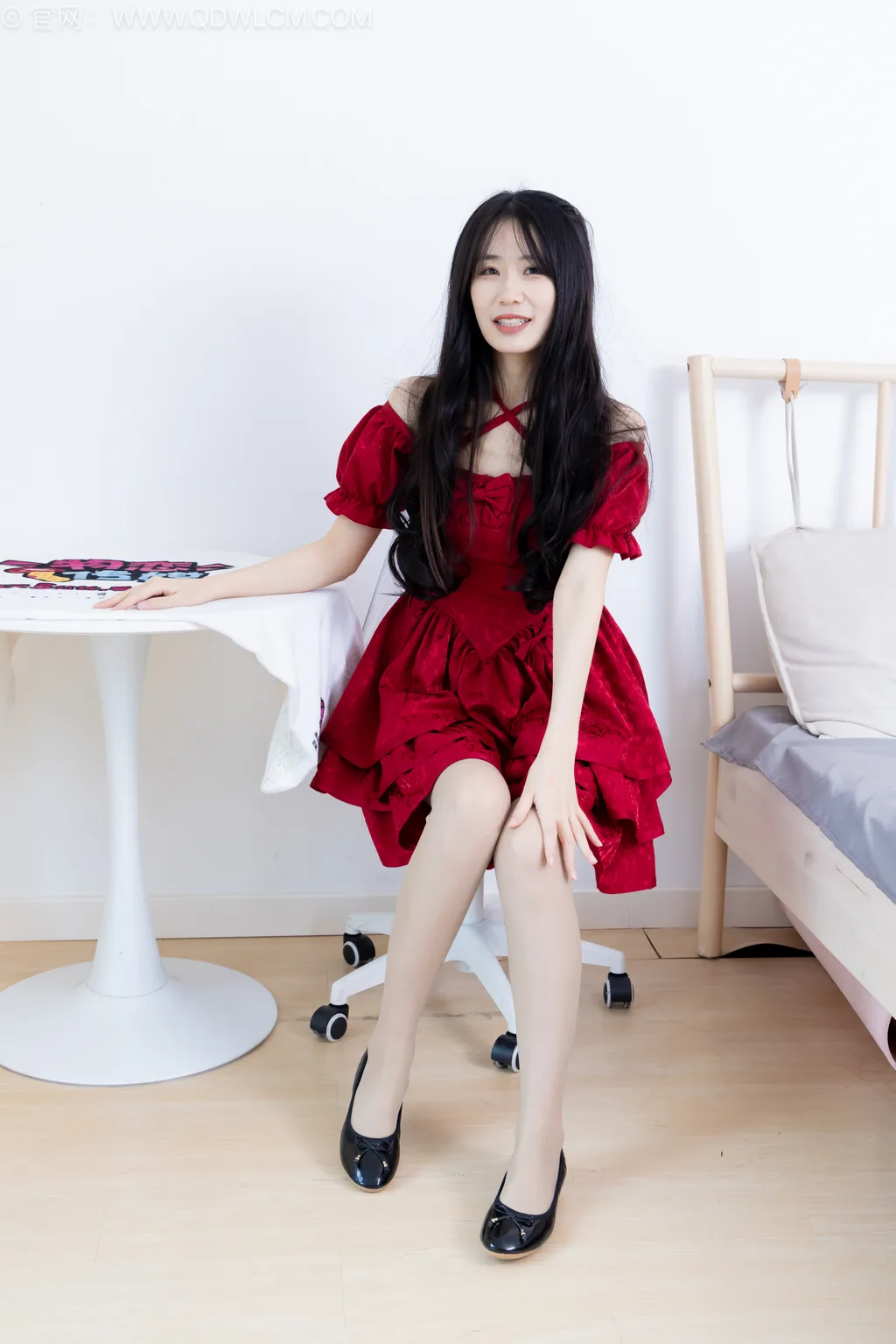 图片[5]-精选勿恋传媒 NO.2532 菜菜-平底鞋、薄灰丝[205P]-草丛看图