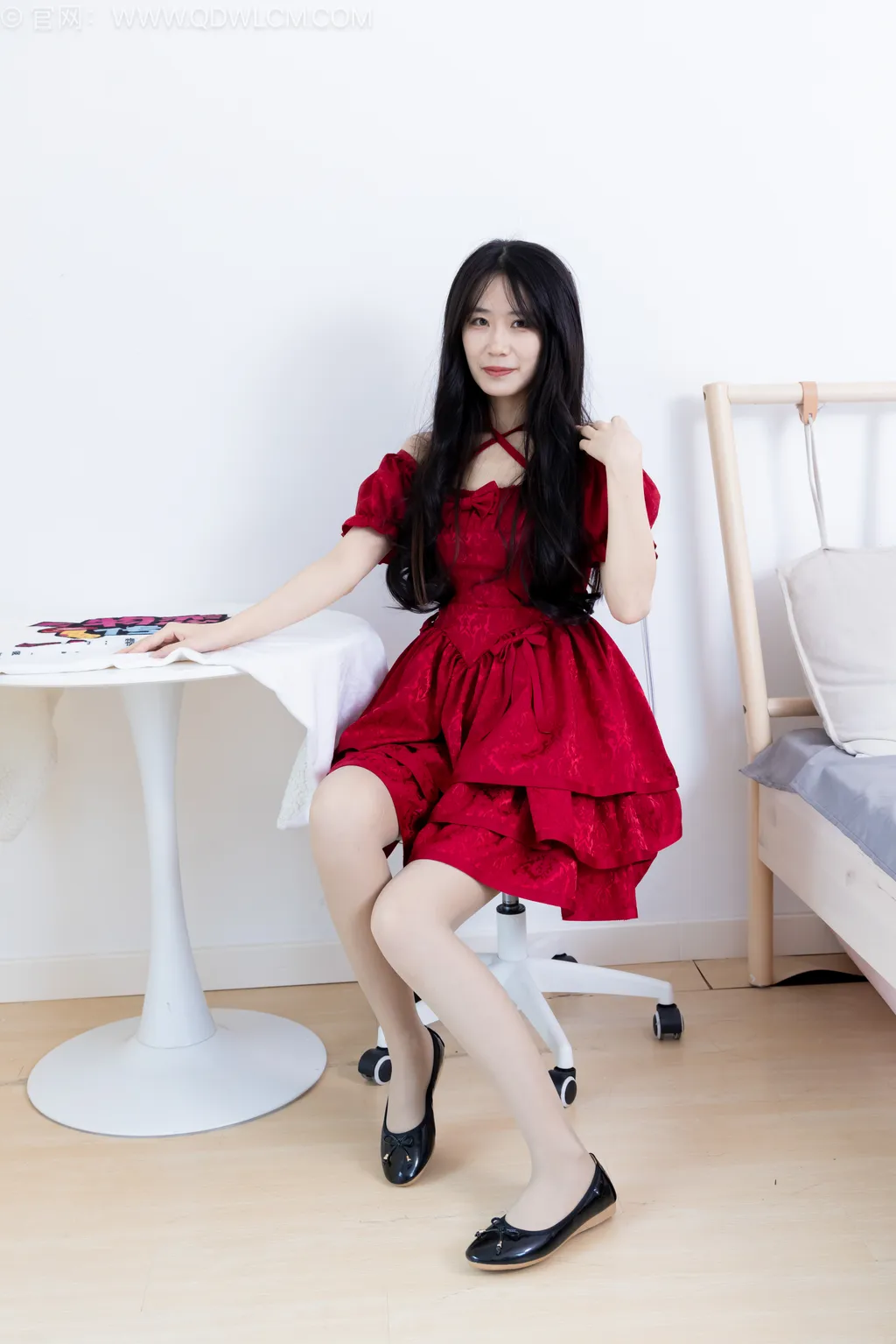 图片[6]-精选勿恋传媒 NO.2532 菜菜-平底鞋、薄灰丝[205P]-草丛看图