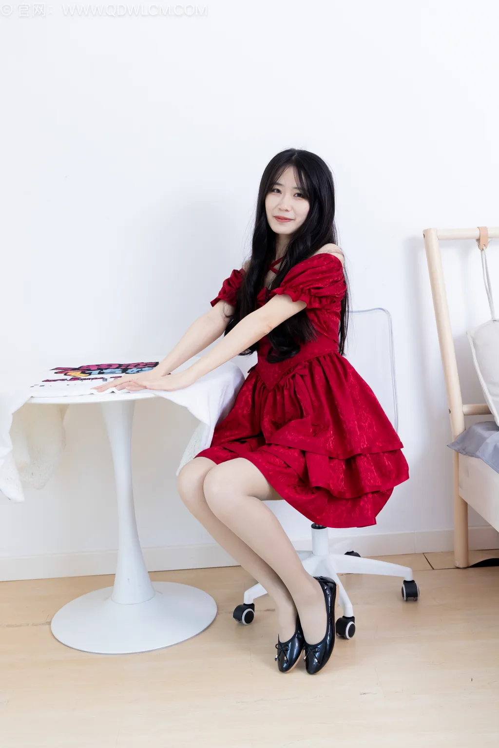 图片[7]-精选勿恋传媒 NO.2532 菜菜-平底鞋、薄灰丝[205P]-草丛看图