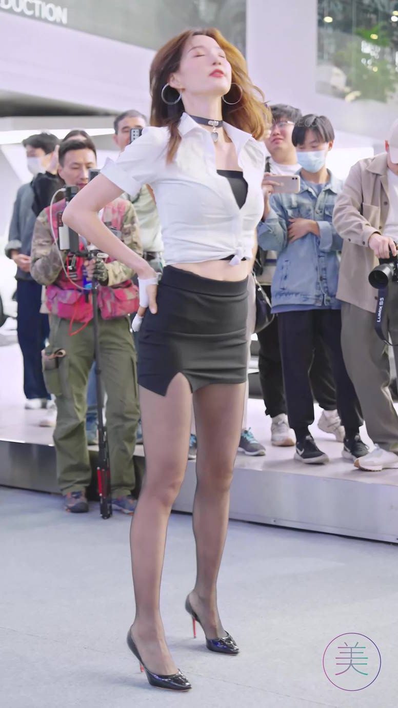 图片[1]-精选NO.0877 2023 广州车展 Racing Model 车模抖音网荭随拍99[20P]-草丛看图