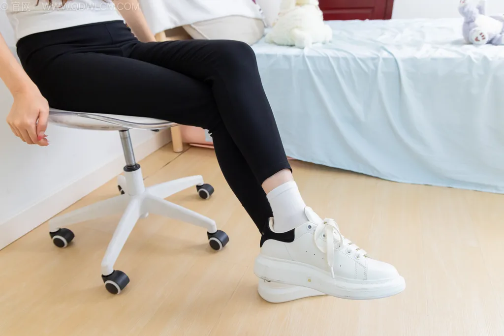 图片[7]-精选勿恋传媒 NO.2528 贝壳-板鞋、纯白棉袜[150P]-草丛看图