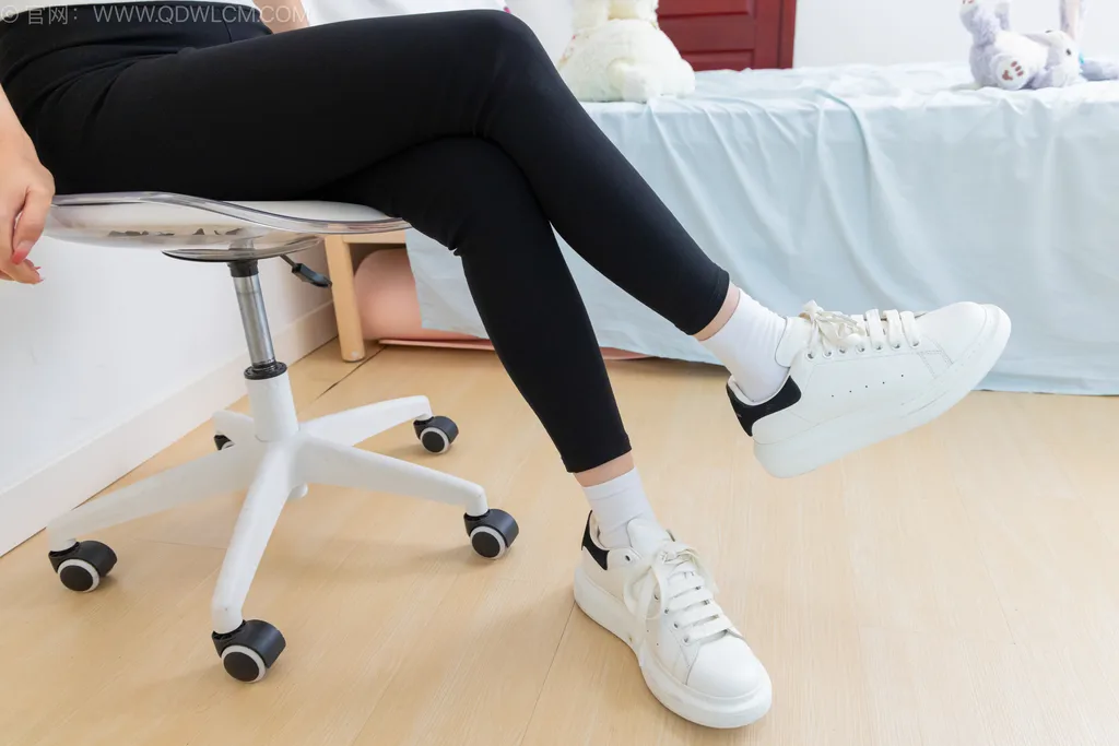 图片[8]-精选勿恋传媒 NO.2528 贝壳-板鞋、纯白棉袜[150P]-草丛看图