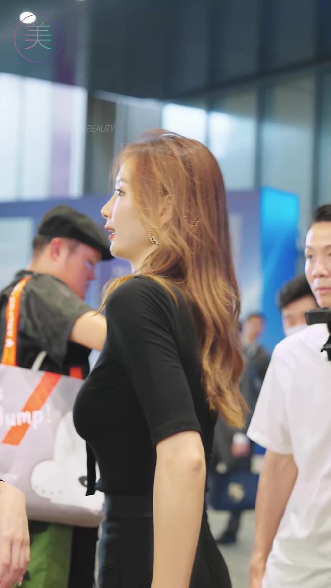 图片[7]-精选NO.1222 2024 深圳粤港澳大湾区车展 Model 车模随拍 73[20P]-草丛看图