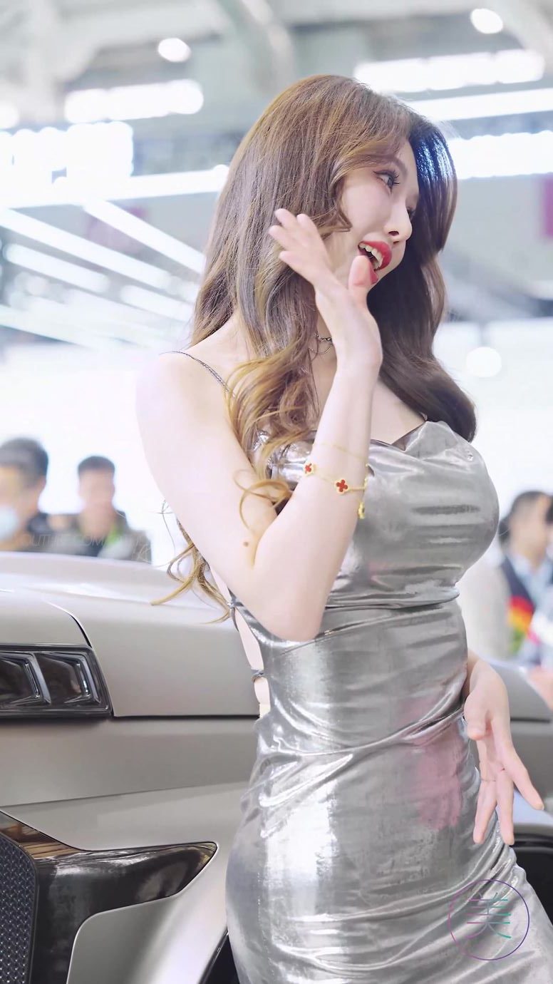 图片[8]-精选NO.0980 2024 深圳改装车展 Auto Salon 车模抖音网荭随拍 42[20P]-草丛看图
