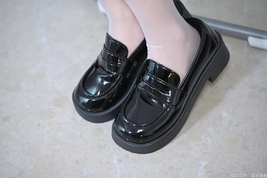 图片[3]-精选凝思摄影 NO.043 沅沅-JK至服、连裤白丝、小皮鞋[150P]-草丛看图