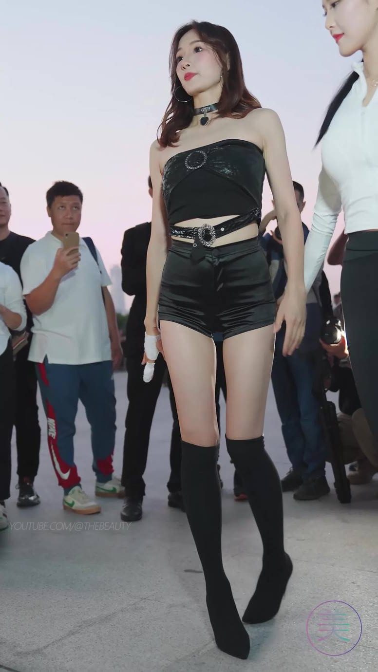 图片[2]-精选NO.0908 2023 广州车展 Racing Model 车模抖音网荭随拍108[20P]-草丛看图