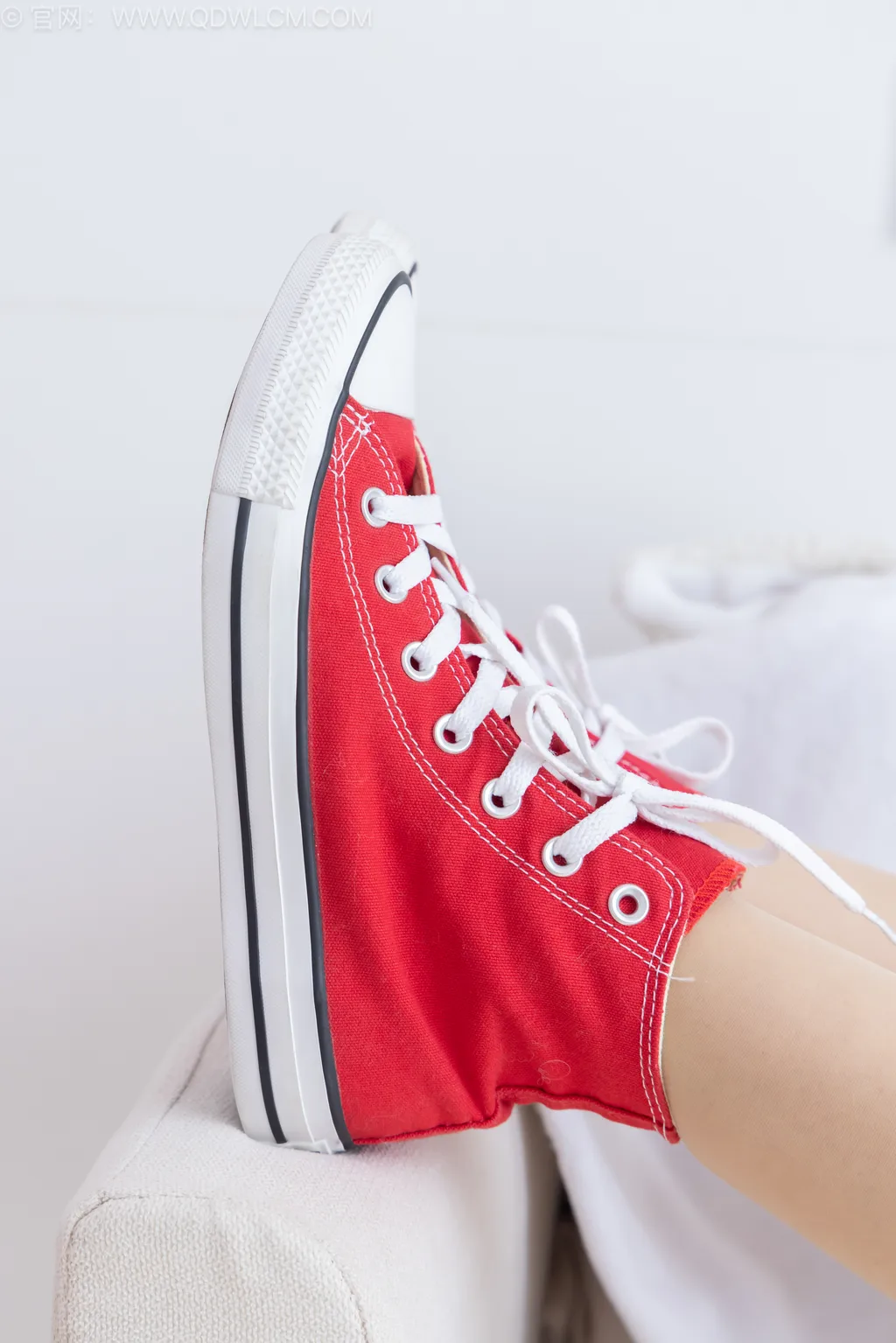 图片[8]-精选勿恋传媒 NO.2524 嘟嘟-高跟鞋、帆布鞋、薄肉丝、裸足[160P]-草丛看图