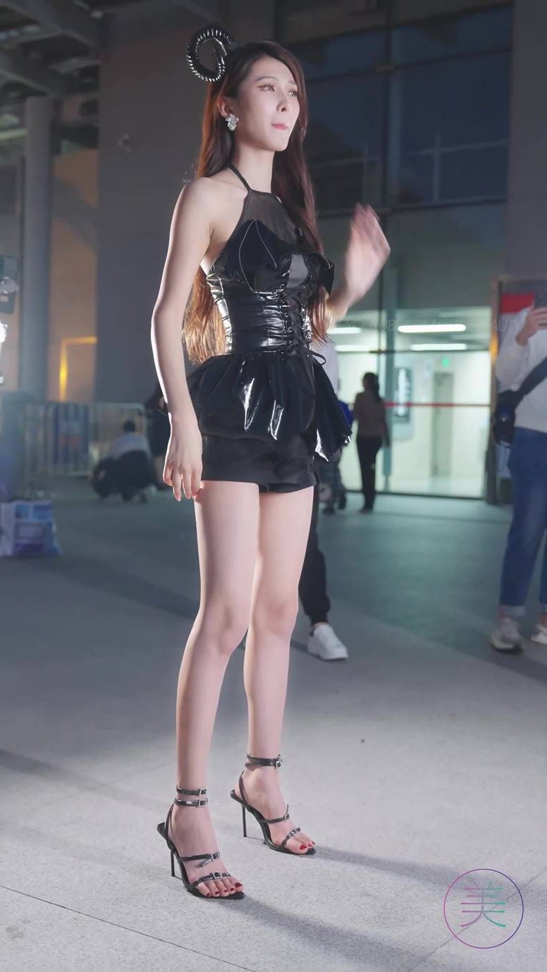 图片[1]-精选NO.0867 2023 广州车展 Racing Model 车模抖音网荭随拍89[20P]-草丛看图