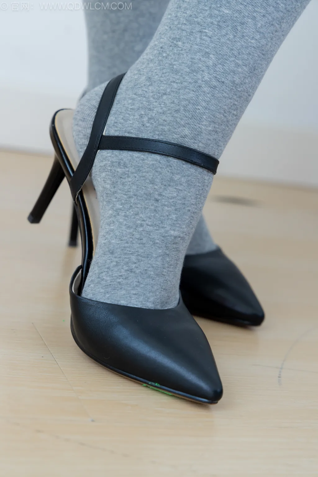 图片[2]-精选勿恋传媒 NO.2531 泡泡-高跟鞋、厚灰丝[165P]-草丛看图