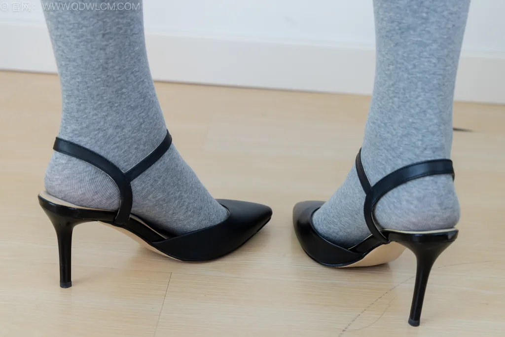 图片[7]-精选勿恋传媒 NO.2531 泡泡-高跟鞋、厚灰丝[165P]-草丛看图