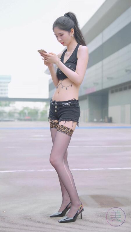 精选NO.1186 2024 深圳粤港澳大湾区车展 Model 车模随拍 47[20P]-草丛看图