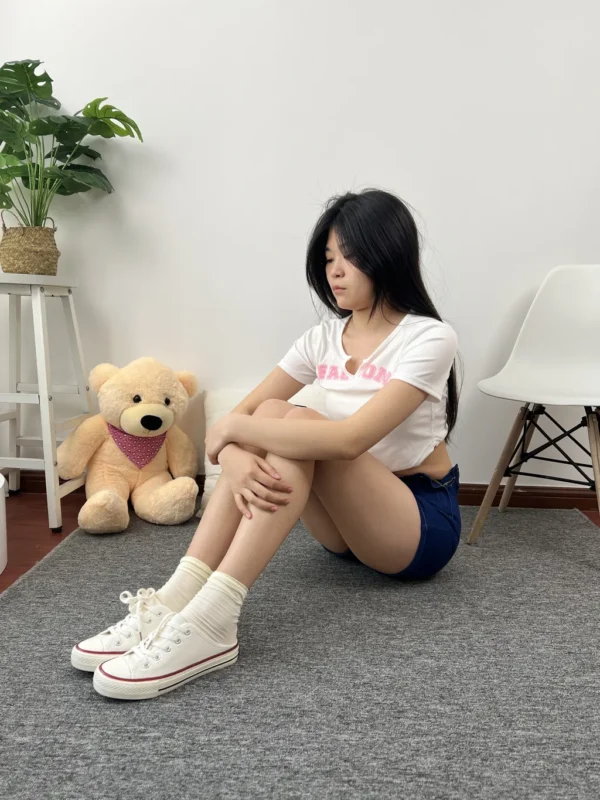 精选三禾摄影 NO.027 牛仔短裤 棉袜 帆布鞋[173P]-草丛看图