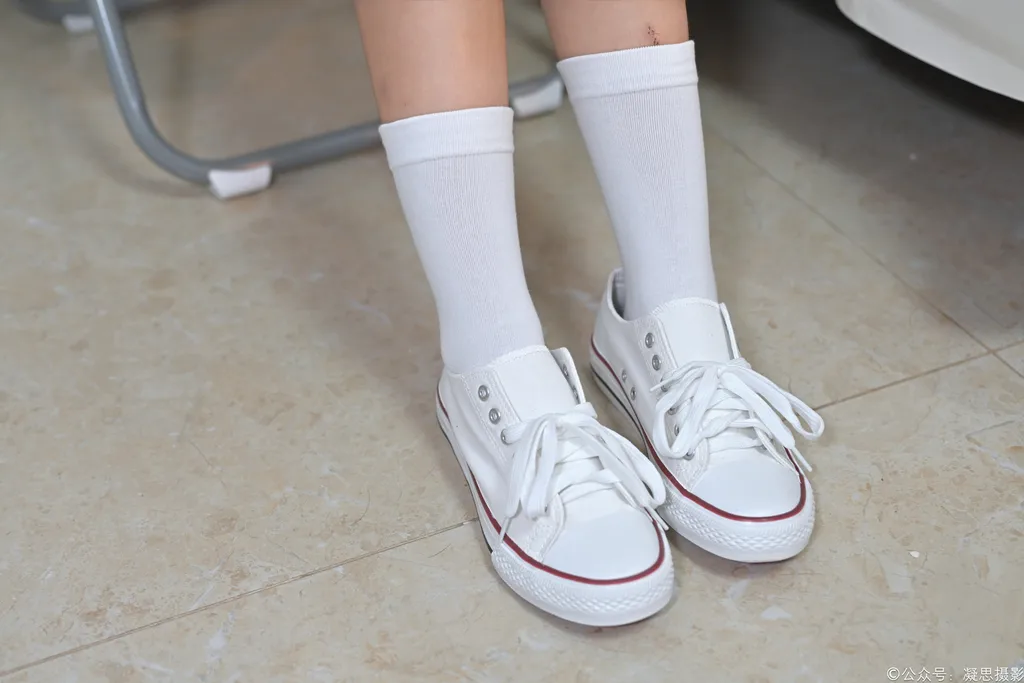 图片[3]-精选凝思摄影 NO.036 沅沅-连衣裙、短白袜、平底鞋[144P]-草丛看图