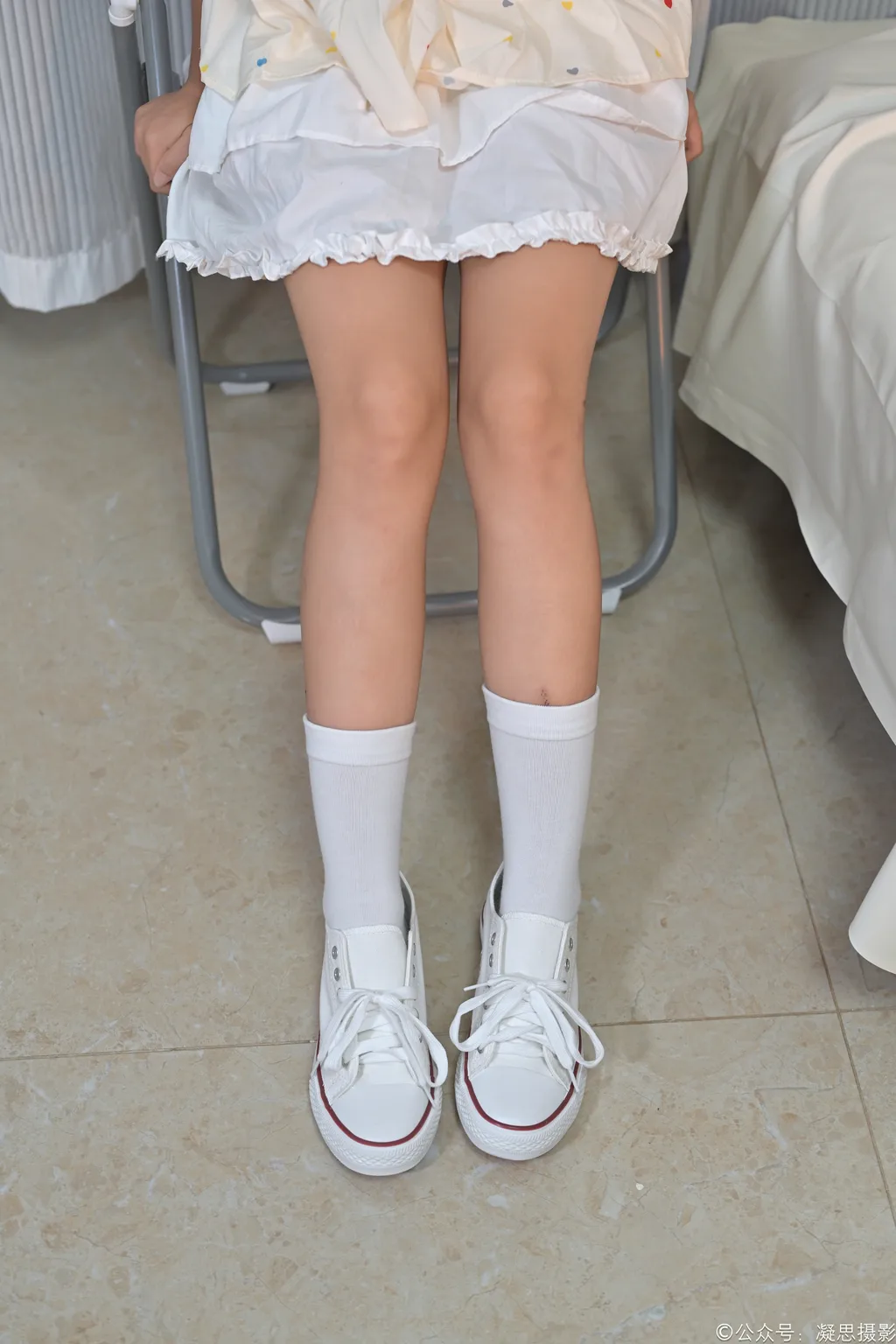 图片[1]-精选凝思摄影 NO.036 沅沅-连衣裙、短白袜、平底鞋[144P]-草丛看图