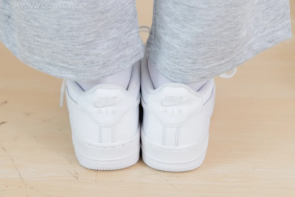 图片[2]-精选勿恋传媒 NO.2518 菜菜-板鞋、厚白丝、裤里丝[161P]-草丛看图