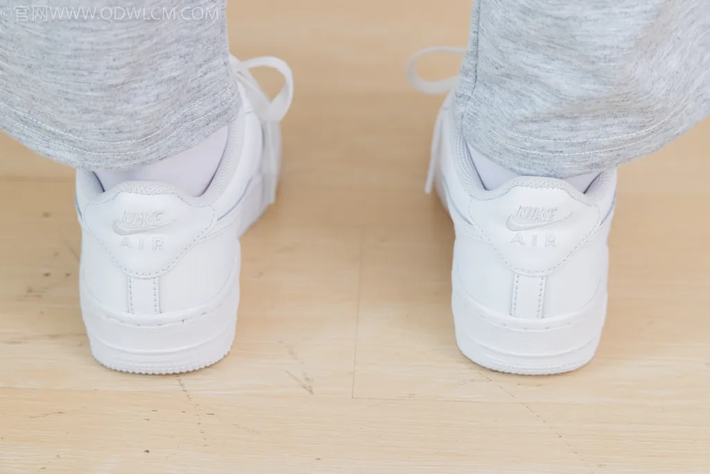 图片[3]-精选勿恋传媒 NO.2518 菜菜-板鞋、厚白丝、裤里丝[161P]-草丛看图