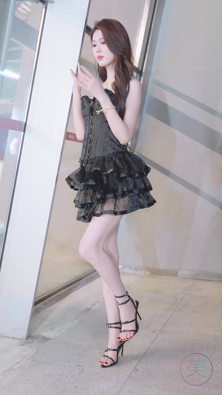 图片[1]-精选NO.0922 2023 广州车展 Racing Model 车模抖音网荭随拍122[20P]-草丛看图