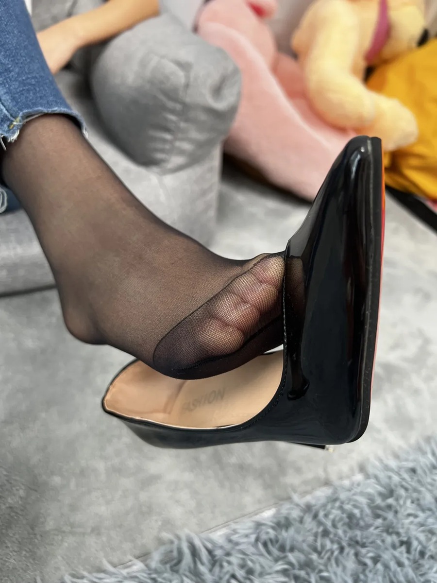 图片[4]-精选三禾摄影 NO.024 牛仔裤里丝 帆布鞋 高跟[147P]-草丛看图