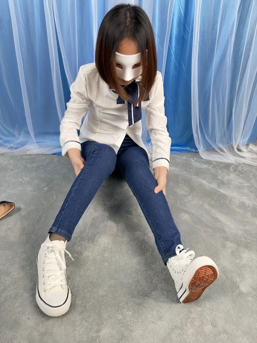 图片[7]-精选三禾摄影 NO.024 牛仔裤里丝 帆布鞋 高跟[147P]-草丛看图