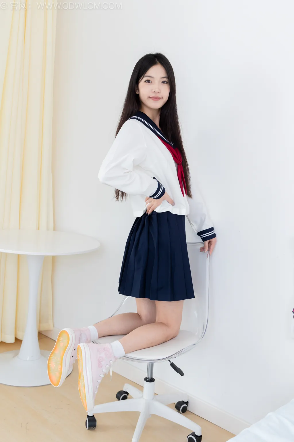 图片[3]-精选勿恋传媒 NO.2535 茯苓-帆布鞋、纯白棉袜、裸足[160P]-草丛看图