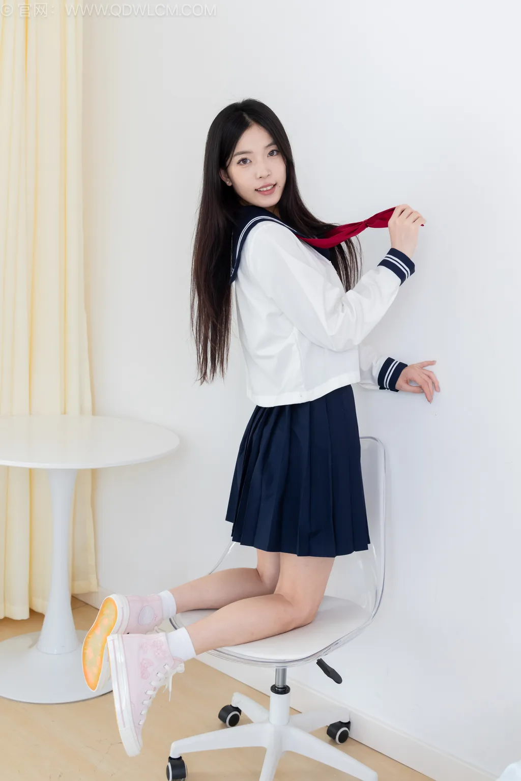 图片[4]-精选勿恋传媒 NO.2535 茯苓-帆布鞋、纯白棉袜、裸足[160P]-草丛看图