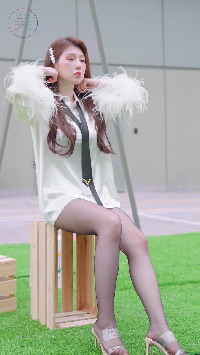 图片[1]-精选NO.1161 2024 深圳粤港澳大湾区车展 Model 车模随拍 27[20P]-草丛看图