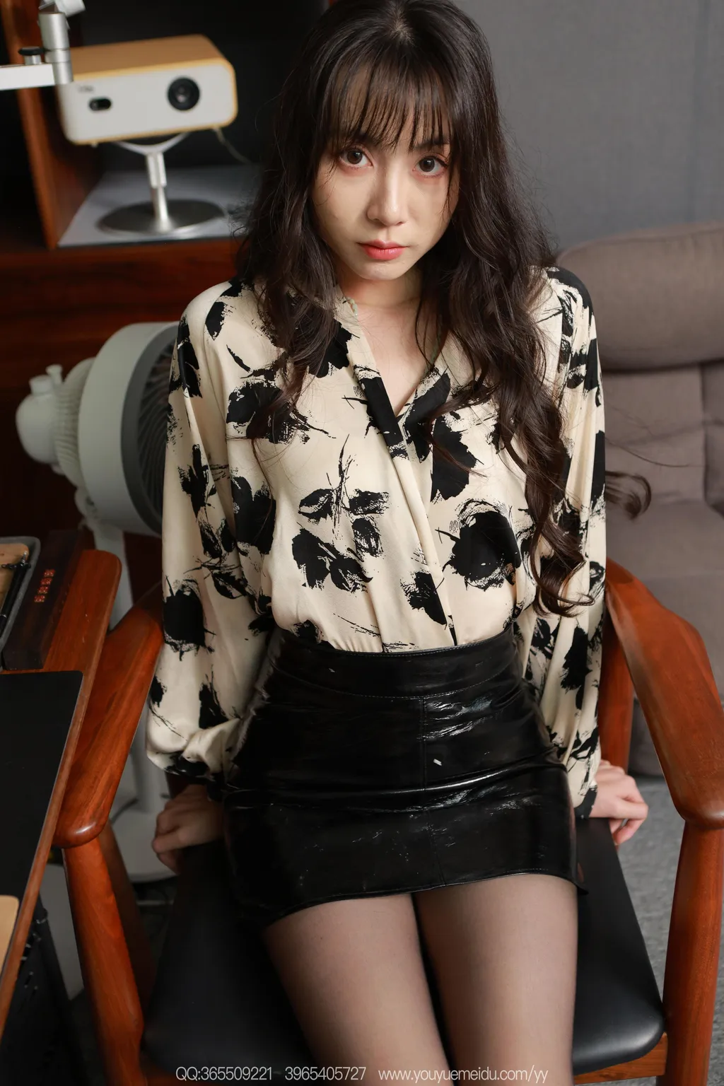 图片[1]-精选[IESS异思趣向] 2025.09.26 丝享家2168：团团《楚楚动人》[88P]-草丛看图