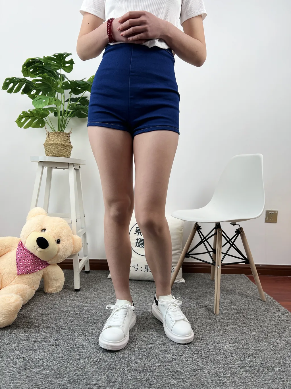 图片[6]-精选三禾摄影 NO.039 牛仔短裤 小白鞋[191P]-草丛看图