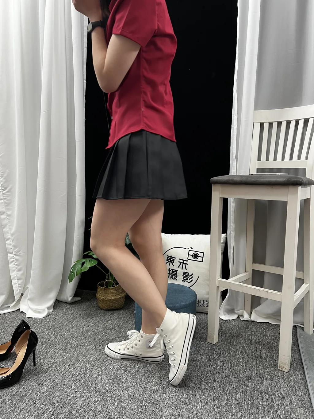 图片[3]-精选三禾摄影 NO.021 短裙 凉拖 帆布鞋 高跟[169P]-草丛看图