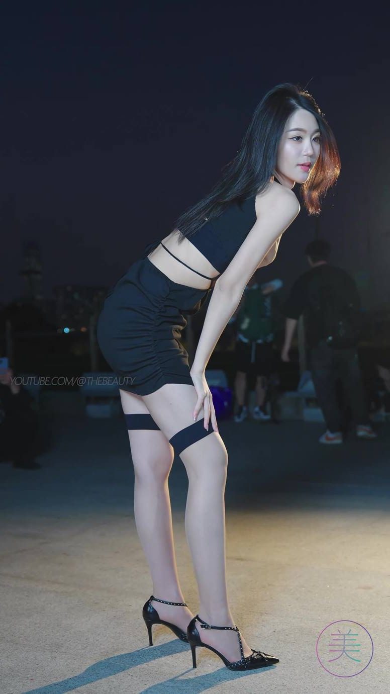 图片[2]-精选NO.0918 2023 广州车展 Racing Model 车模抖音网荭随拍118[20P]-草丛看图