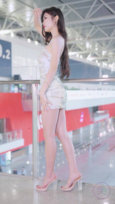 精选NO.0919 2023 广州车展 Racing Model 车模抖音网荭随拍119[20P]-草丛看图