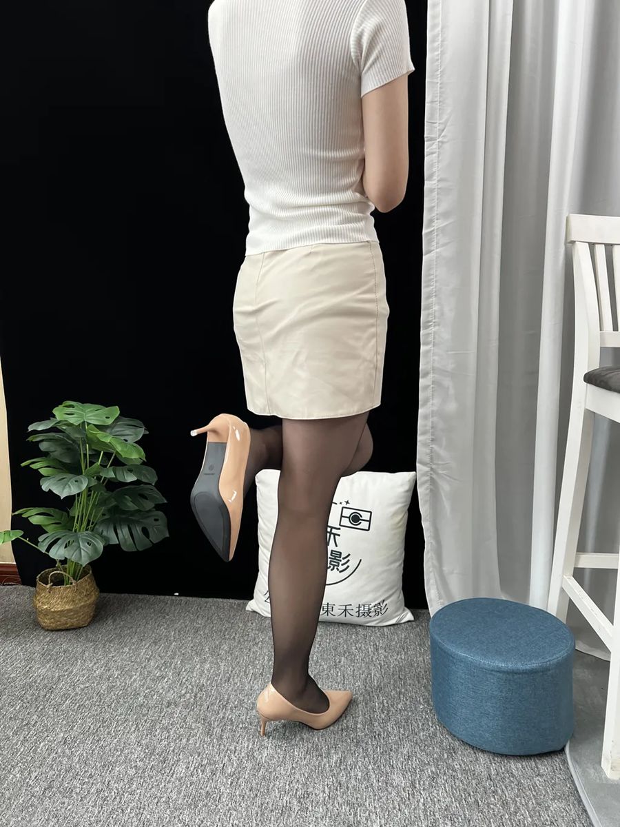 图片[5]-精选三禾摄影 NO.014 皮裙 高跟[148P]-草丛看图