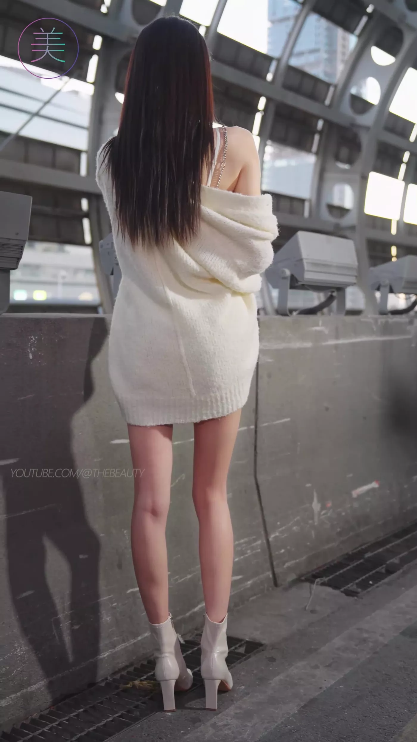 图片[6]-精选NO.0460 2023 广州车展 Racing Model 车模抖音网荭随拍08[20P]-草丛看图