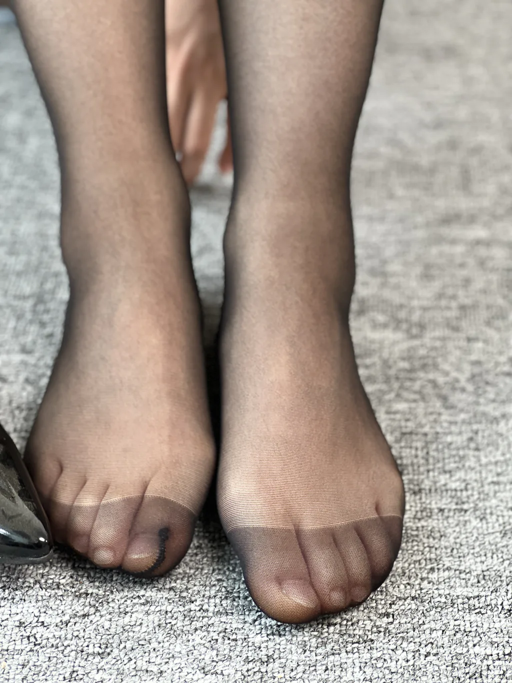 图片[2]-精选三禾摄影 NO.074 卫衣 短裤 黑丝 高跟[188P]-草丛看图