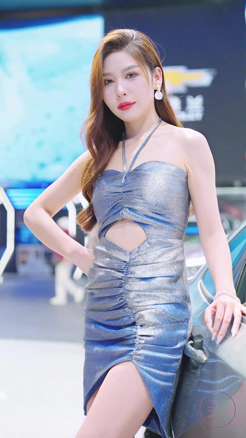 图片[5]-精选NO.0730 2023 广州车展 Racing Model 车模抖音网荭随拍46[20P]-草丛看图