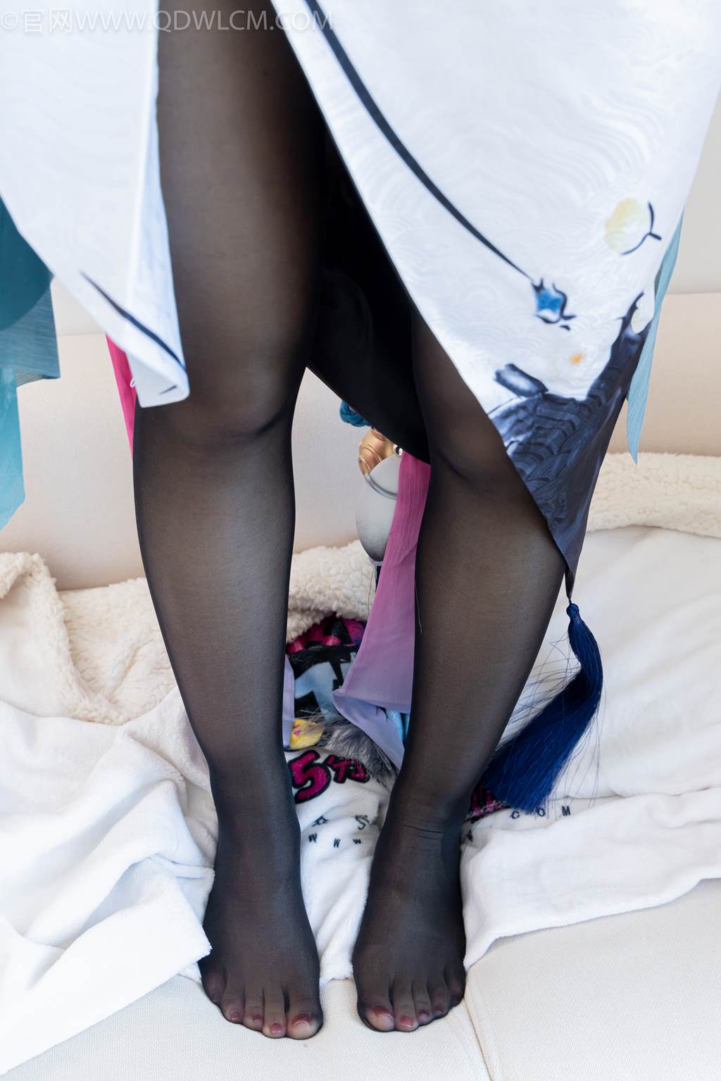 图片[5]-精选勿恋传媒 NO.2478 嘟嘟-cos服、高跟凉鞋、薄白丝、薄黑丝[163P]-草丛看图