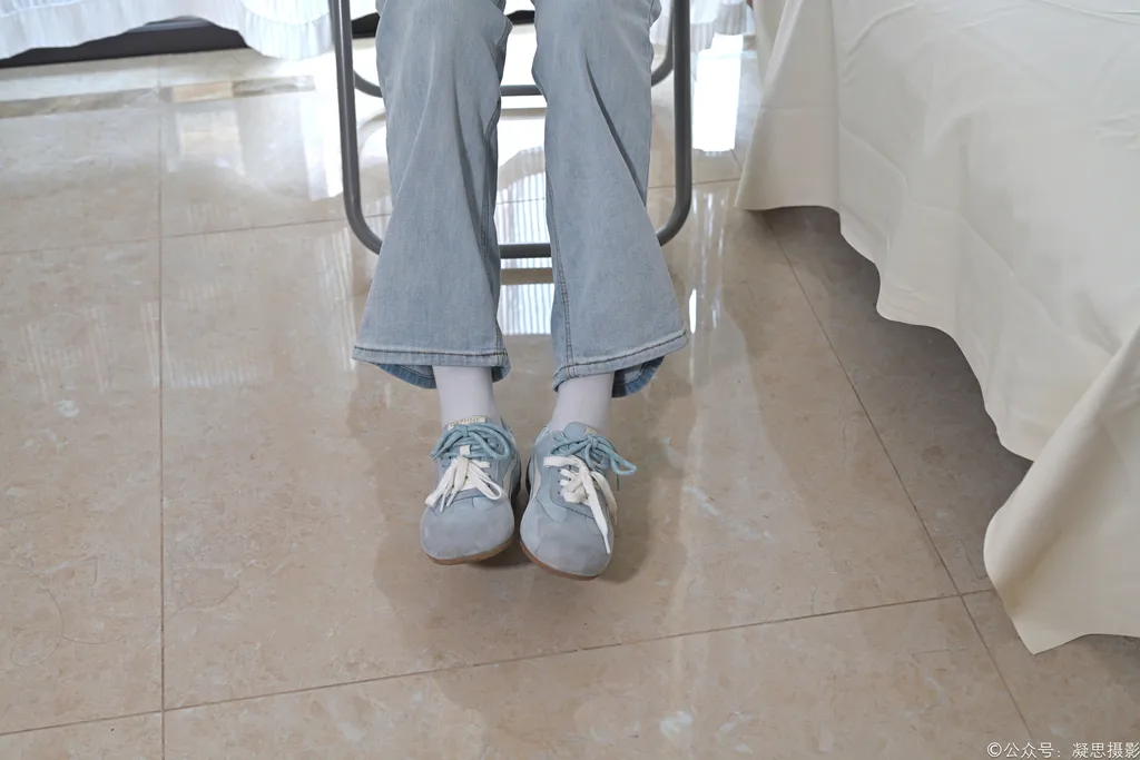 图片[6]-精选凝思摄影 NO.019 德美-T恤、短白袜、平底鞋1[100P]-草丛看图