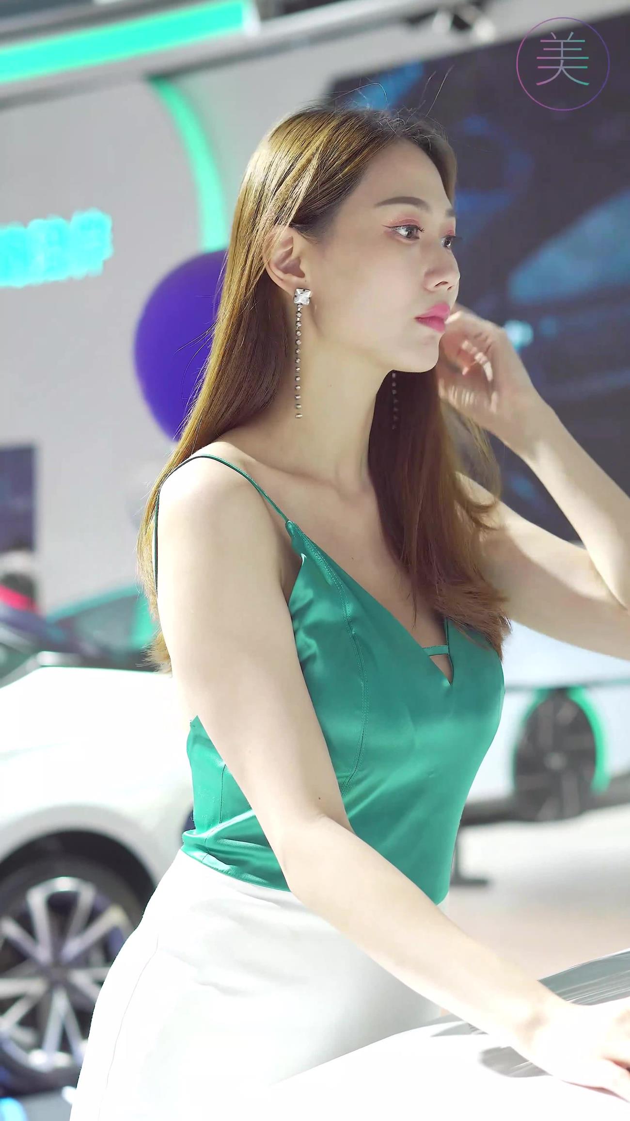 图片[3]-精选NO.0319 2021 深圳大湾区车展 Racing Model 广汽新能源车模04[20P]-草丛看图