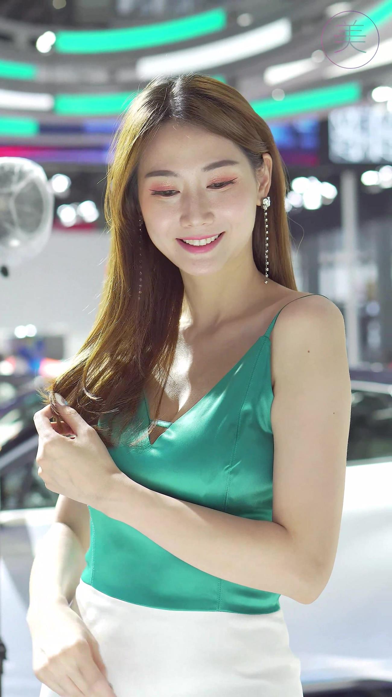 图片[6]-精选NO.0319 2021 深圳大湾区车展 Racing Model 广汽新能源车模04[20P]-草丛看图