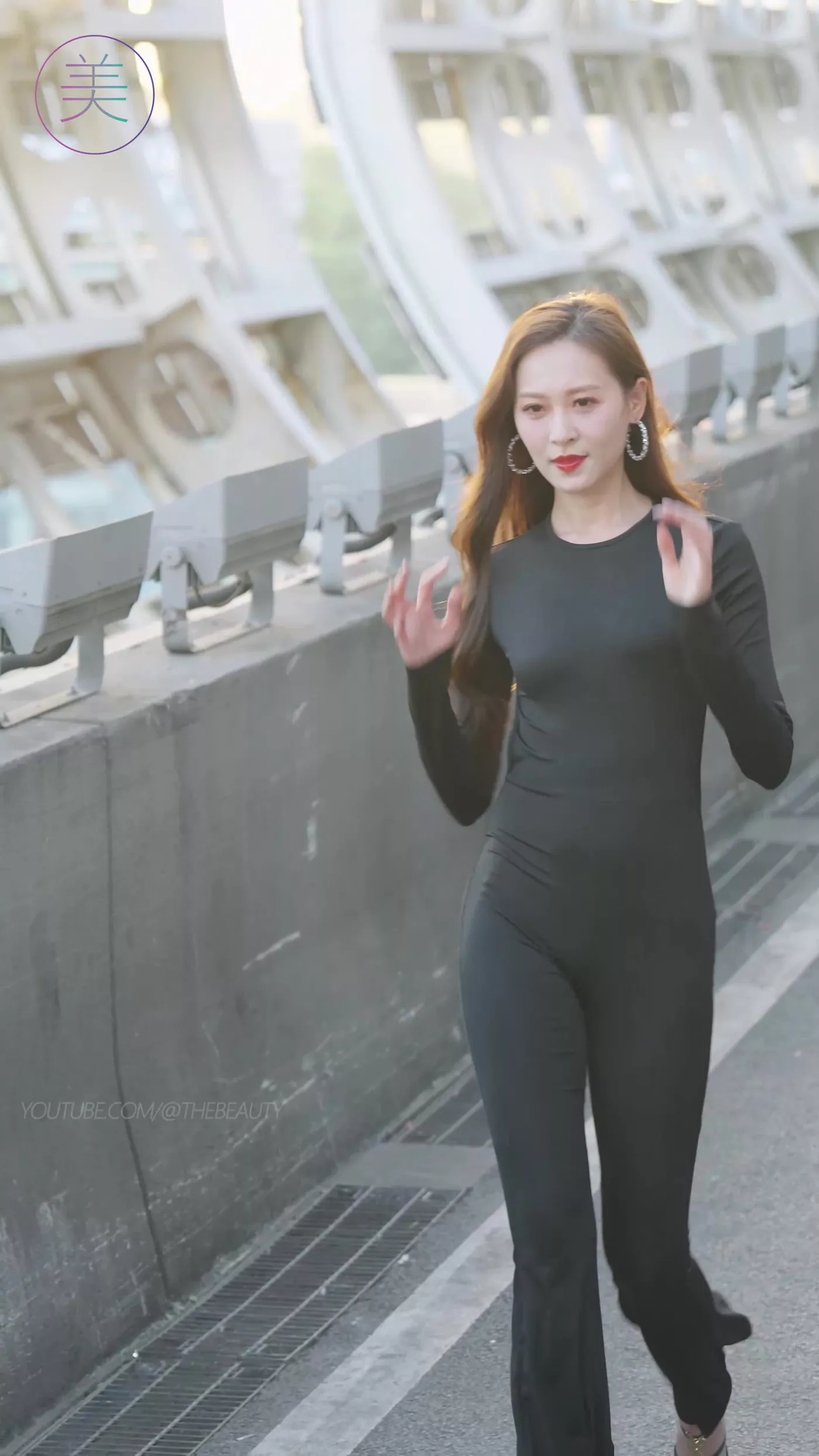 图片[2]-精选NO.0468 2023 广州车展 Racing Model 车模抖音网荭随拍16[20P]-草丛看图