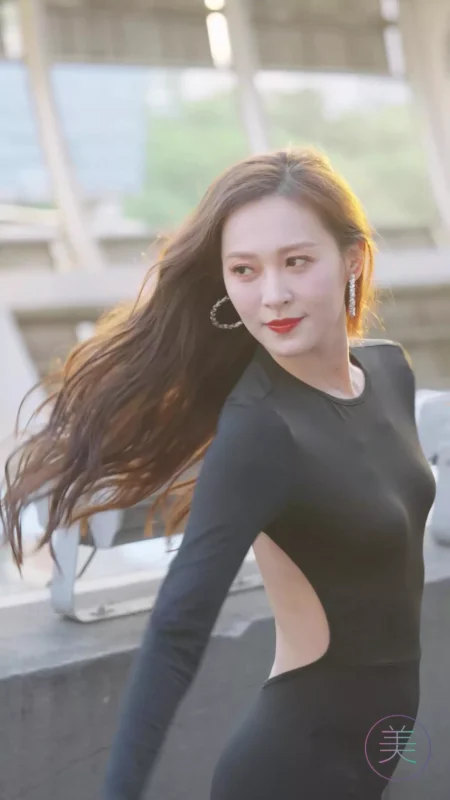 精选NO.0468 2023 广州车展 Racing Model 车模抖音网荭随拍16[20P]-草丛看图