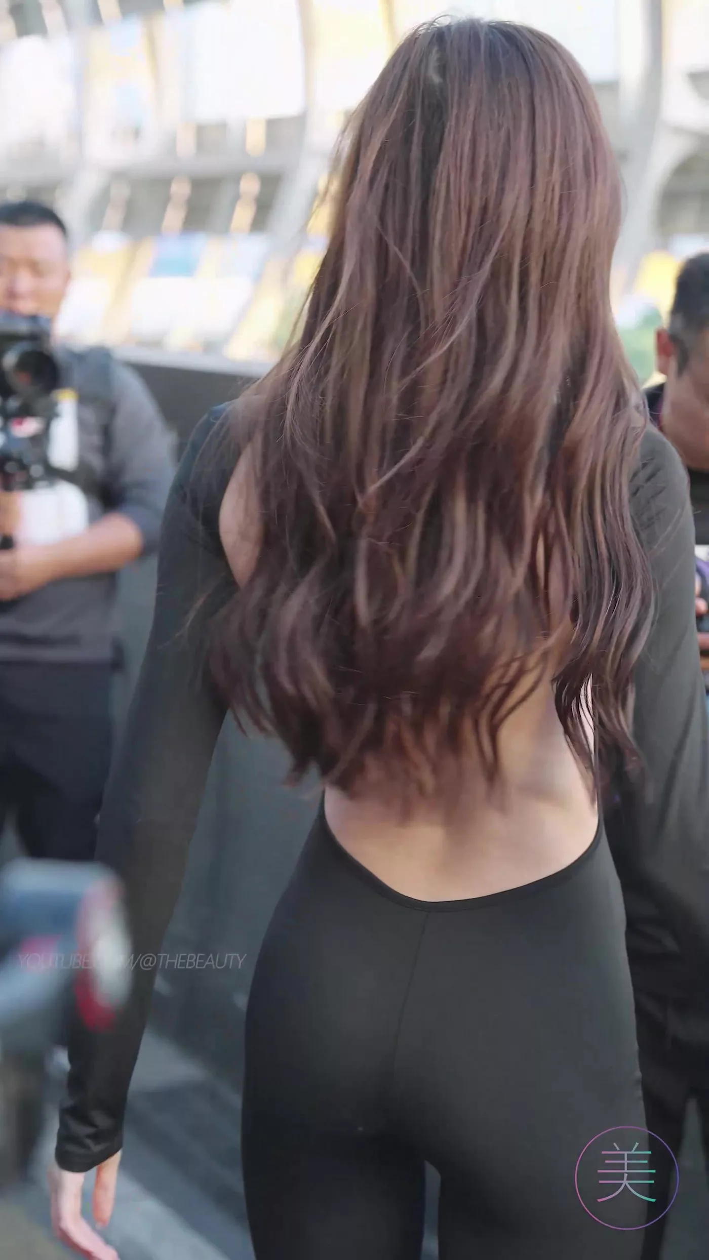 图片[8]-精选NO.0468 2023 广州车展 Racing Model 车模抖音网荭随拍16[20P]-草丛看图