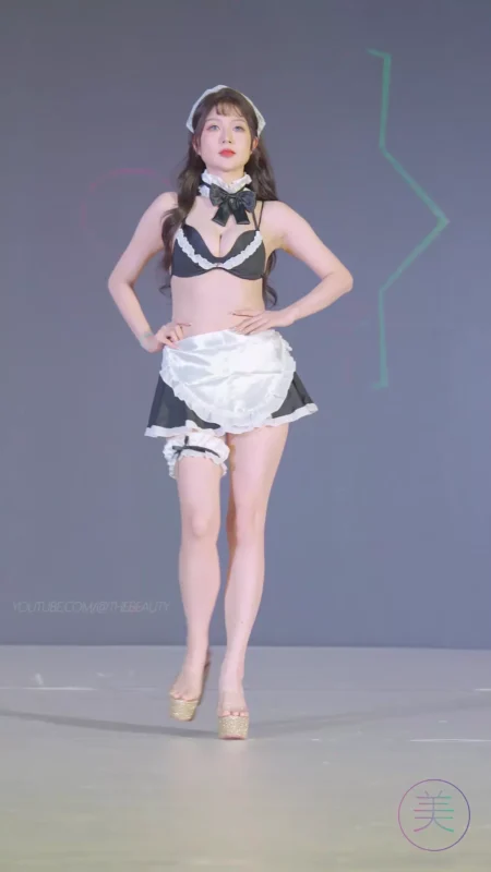 精选NO.0519 2023 广州性文化博览 成人展 Racing Model 02[20P]-草丛看图