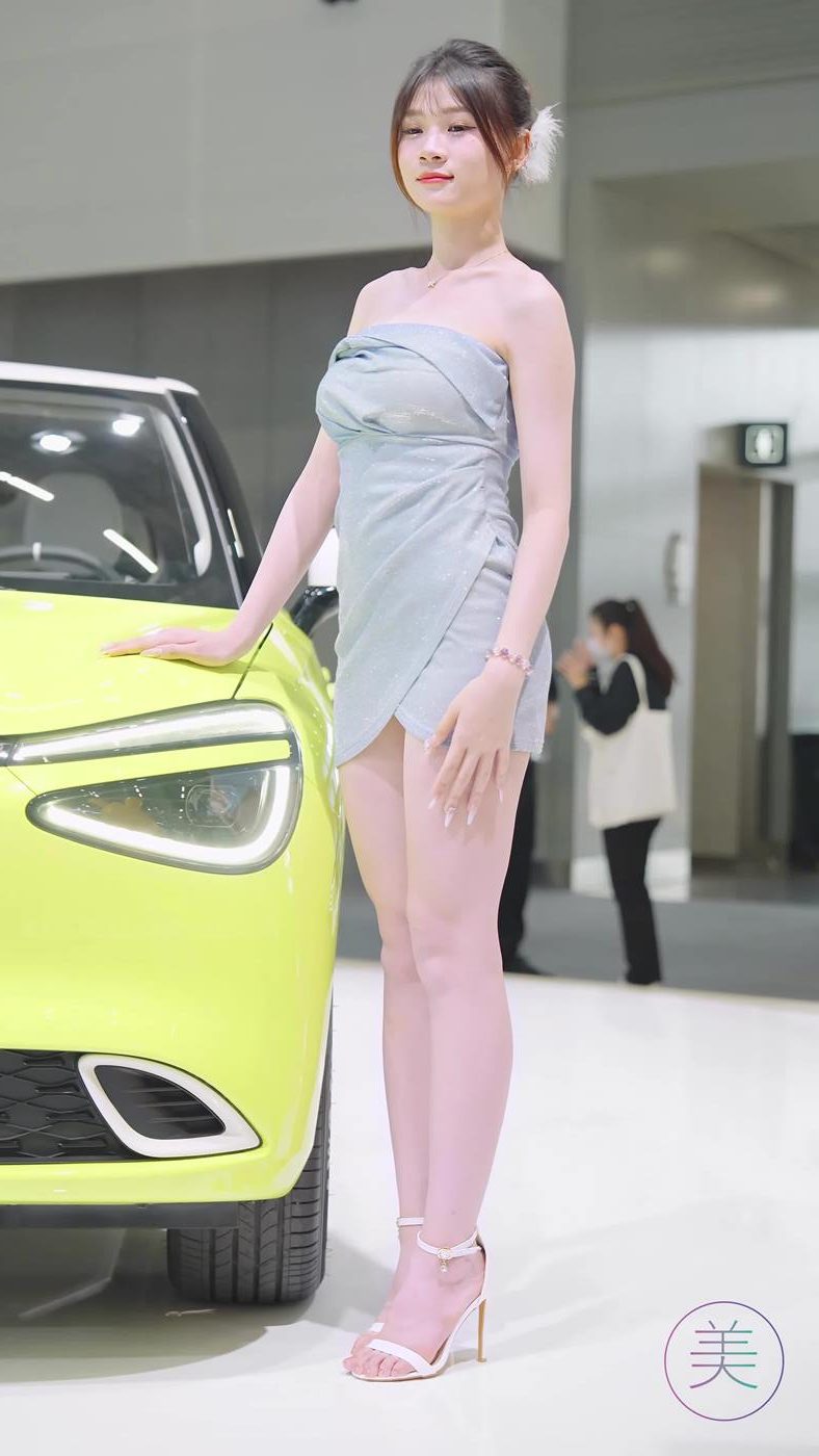 图片[1]-精选NO.0732 2023 广州车展 Racing Model 车模抖音网荭随拍48[20P]-草丛看图