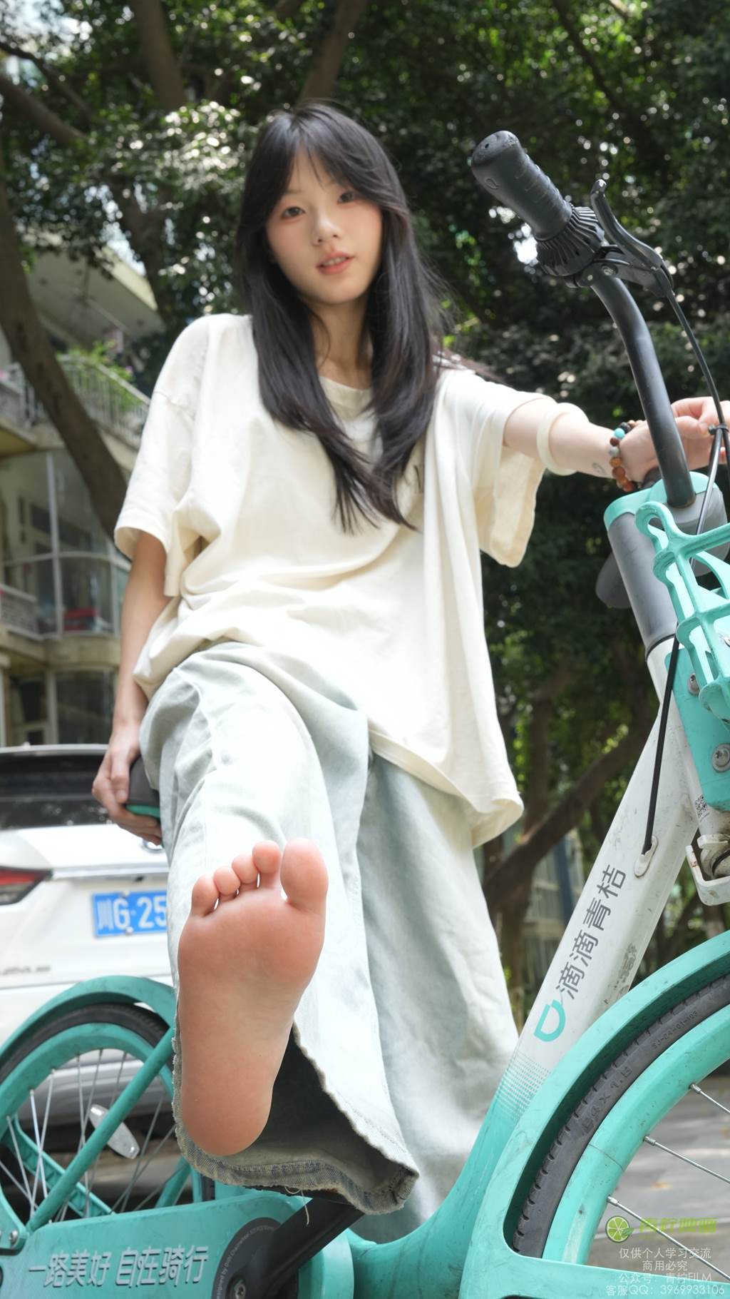 图片[8]-精选青柠映画 NO.042 – 阿慌 共享单车裸足[133P]-草丛看图