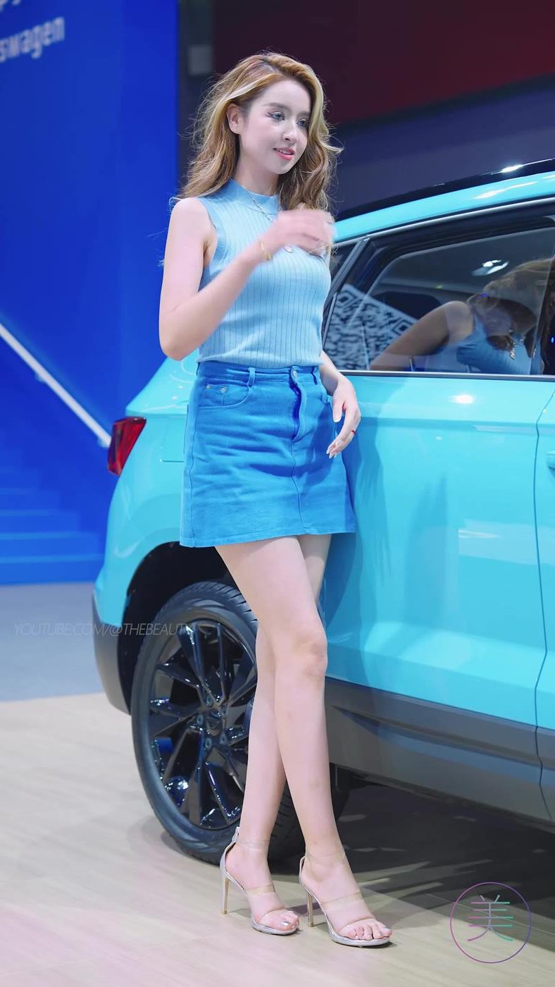 图片[1]-精选NO.0718 2023 广州车展 Racing Model 车模抖音网荭随拍40[20P]-草丛看图