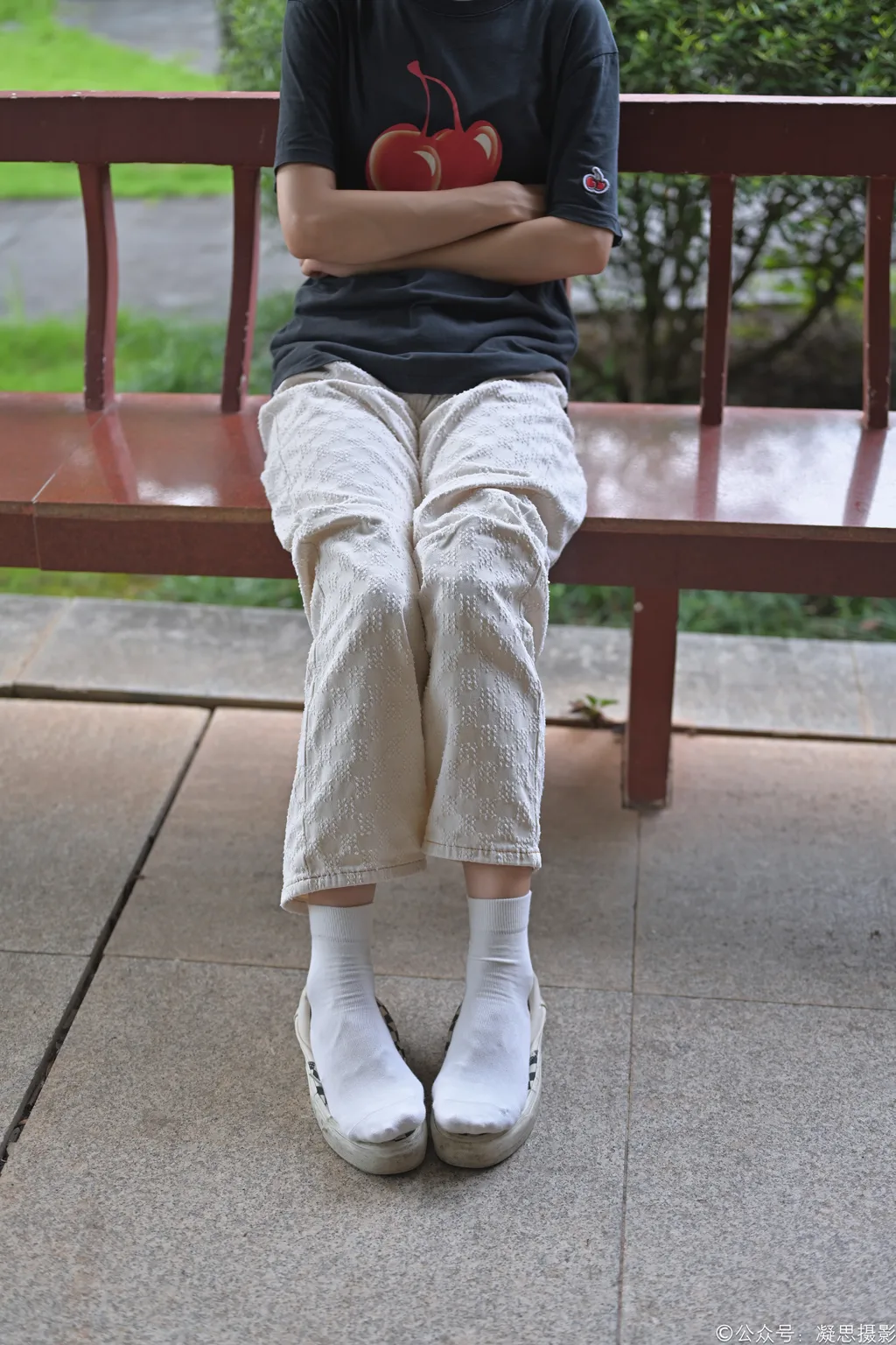 图片[3]-精选凝思摄影 NO.031 小睿-T恤、短白袜、平底鞋[129P]-草丛看图